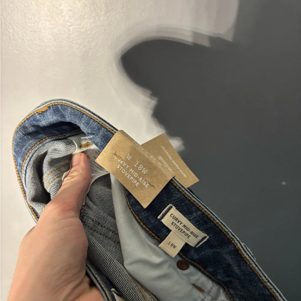 Madewell Plus Curvy Mid-Rise Stovepipe Jeans in Deming Wash Size 18W - Picture 6 of 7